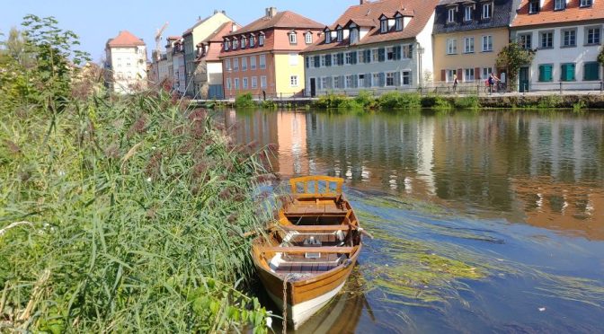 Boot auf der Regnitz, Bamberg im Hintergrund